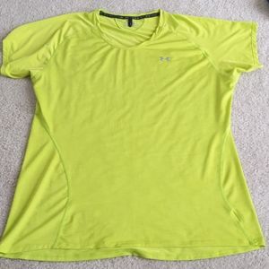 UA heatgear loose fit top